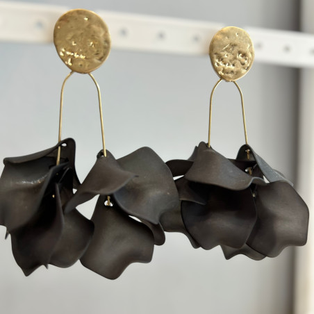 PENDIENTES PETALO NEGRO