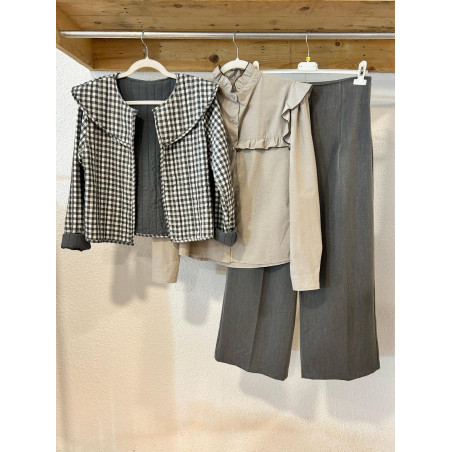 PANTALÓN CROPPED GRIS