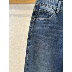 MOM JEANS