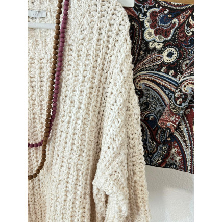 JERSEY OVER BEIGE