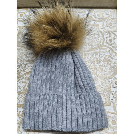 GORRO CON POMPÓN