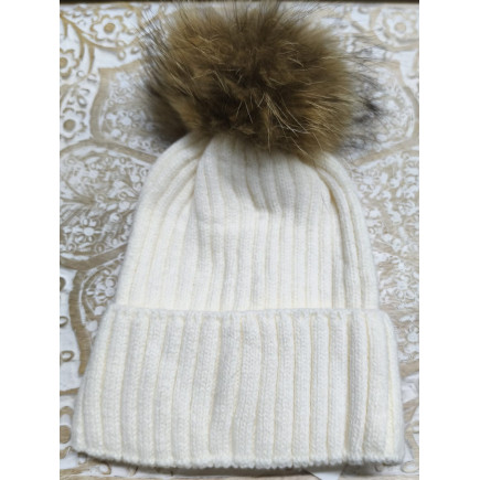 GORRO CON POMPÓN