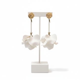 PENDIENTES PÉTALOS BLANCOS