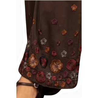 PANTALÓN CON FLORES BORDADAS
